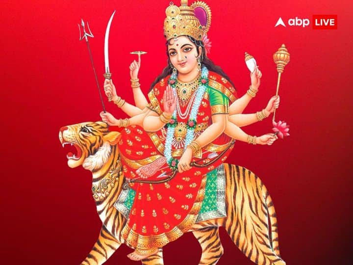 दसवीं महाविद्या- दस महाविद्याओं की अंतिम देवी माता कमला को माना जाता है. इनकी साधना से व्यक्ति को धन, नारी और पुत्र की प्राप्ति होती है.