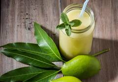 Kairiche Panhe Recipe: ऋतू संपण्याआधी घरच्या घरी बनवा कैरीचं आंबट-गोड पन्हं; उन्हाच्या काहिलीपासून मिळेल आराम