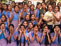 छात्राओं को गहलोत सरकार का बड़ा तोहफा, कॉलेज आने-जाने का मिलेगा बस किराया