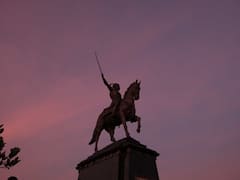 Stone Pelting At Goa's Calangute Panchayat Office Over Order to Remove Shivaji Statue