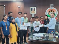 वुशू प्रतियोगिता में सूरजपुर जिले के खिलाड़ियों ने जीते सात मेडल, कलेक्टर-एसपी ने दी बधाई