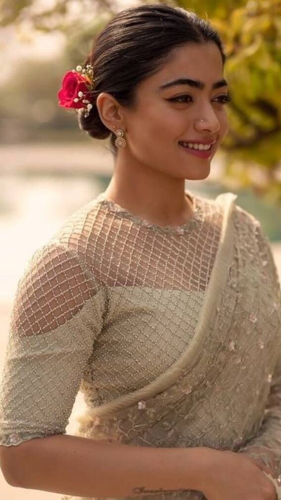 पार्टी के लिए परफेक्ट हैं ये ट्रेंडी ब्लाउज डिजाइन