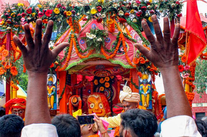 दरवर्षी आषाढ महिन्यात शुक्ल पक्षाच्या दुसऱ्या तिथीला रथयात्रा काढली जाते.
