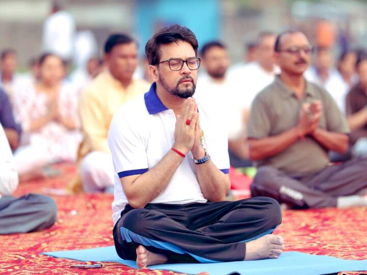 Minister of Sports and Youth Affairs, Anurag Thakur, meditates at Hamirpur in Himachal Pradesh on the occasion of International Yoga Day.