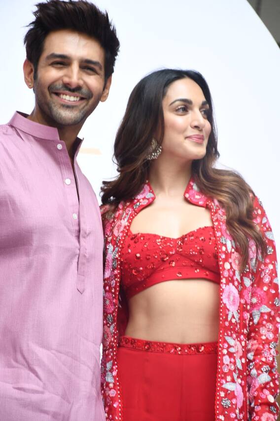 গরবার ছন্দে কার্তিক-কিয়ারা