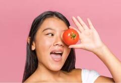 ਸਿਕਨ ਕੇਅਰ ਲਈ ਟਮਾਟਰ ਨੂੰ ਇਨ੍ਹਾਂ ਤਰਕਿਆਂ ਨਾਲ ਕਰੋ ਇਸਤੇਮਾਲ...ਨਜ਼ਰ ਆਵੇਗਾ ਕਮਾਲ ਦਾ ਰਿਜ਼ਲਟ