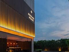 ఫైవ్ స్టార్ హోటల్‌లో రెండేళ్లున్నాడు, ఒక్క పైసా కట్టకుండా జంప్ అయ్యాడు