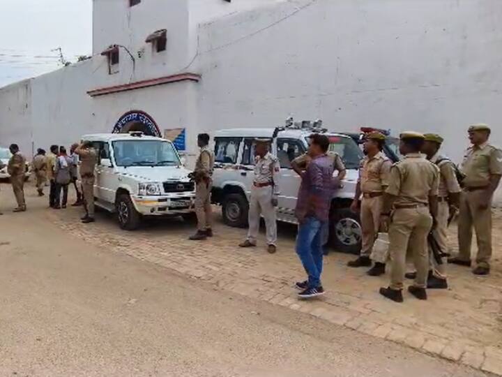 Amethi Congress Leader Murder Case Accused Dead bodies found hanging from tree in Sultanpur Jail ANN UP News: सुल्तानपुर जेल में पेड़ से लटका मिला दो कैदियों का शव, कांग्रेस नेता की हत्या में थे आरोपी