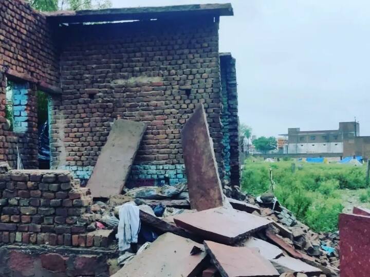 House collapsed due to heavy rains in Dhaulpur of Rajasthan, one youth died Rajasthan Rain: धौलपुर में तेज बारिश से मकान ढहा, एक युवक की मौत, पीड़ित परिवार को विधायक ने दी आर्थिक मदद