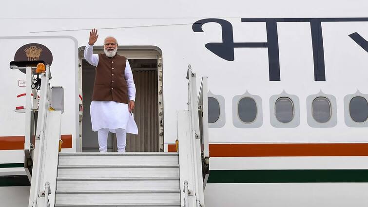 PM Modi in USA: PM Modi is seen in the sky of America, you will be shocked while watching the video PM Modi in USA: અમેરિકાના આકાશમાં છવાયા PM મોદી, વીડિયો જોઈ રહી જશો દંગ