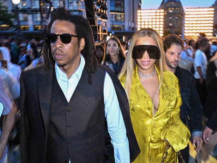 Beyonce was spotted at the show alongside her husband Jay-Z, wearing a bright yellow ensemble. (Image Source: Getty)