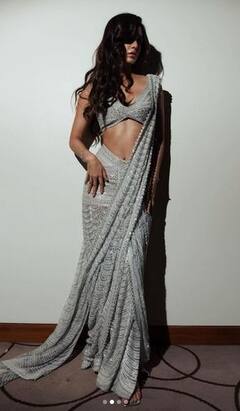 Disha Patani: ਸਿਲਵਰ ਸਾੜ੍ਹੀ ਅਤੇ ਡੀਪ ਨੇਕ ਬਲਾਊਜ਼ ਵਿੱਚ ਦਿਸ਼ਾ ਪਟਾਨੀ ਨੇ ਦਿਖਾਈ ਹੌਟਨੈੱਸ, ਤਸਵੀਰਾਂ ਦੇਖ ਕੇ ਉੱਡੇ ਪ੍ਰਸ਼ੰਸਕਾਂ ਦੇ ਹੋਸ਼