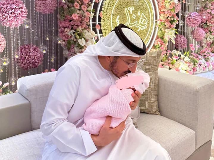 Dubai: शेखा लतीफ़ा की बेटी का जन्‍म मई में हुआ है और अब एक महीने से ज्‍यादा समय के बाद इसकी खबर दुनिया को दी. इसके अलावा एक खूबसूरत सा पोस्ट भी इंस्टाग्राम पर डाला है.