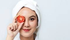 Skin Care: त्वचेची काळजी घेण्यासाठी टोमॅटोचा करा 7 प्रकारे वापर; चेहऱ्यावर दिसेल आश्चर्यकारक परिणाम