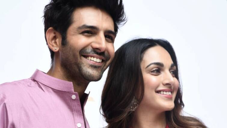 Kiara-Kartik: Satyaprem Ki Katha Song Sun Sajni Out: Kiara Advani, Kartik Aaryan Make Garba Moves , Know in details Kiara-Kartik: গরবার তালে কার্তিক-কিয়ারার জমাটি নাচ, বলিউডি ঘরানাকেই মনে করাল 'শুন সজনী'