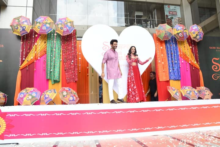 অন্যদিকে, ২০২২ সালে মুক্তি পায় কিয়ারা আডবাণীর ছবি 'গোবিন্দা নাম মেরা', 'যুগ যুগ জিও' ও 'ভুল ভুলাইয়া ২'। এছাড়া রাম চরণের সঙ্গে তাঁকে দেখা যাবে একটি ছবিতে।