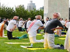 UN मुख्यालय में पीएम मोदी का योग, बना वर्ल्ड रिकॉर्ड, यहां देखें 'इंटरनेशनल योगा डे' की तस्वीरें