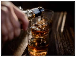 Alcohol: रोज दारु पिताय? फक्त एक महिना दारू सोडा, शरीरावर होईल 'हा' सकारात्मक परिणाम