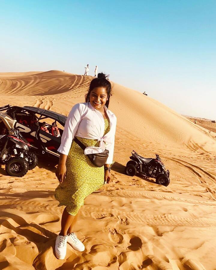 మొదట్లో హైపర్ ఆది, బుల్లెట్ భాస్కర్ టీమ్స్ లో లేడీ కంటెస్టెంట్ గా చేసిన ఈమె ప్రస్తుతం రోహిణి టీంలో మెయిన్ లీడ్ గా చేస్తూ తన కామెడీతో ఆకట్టుకుంటుంది.