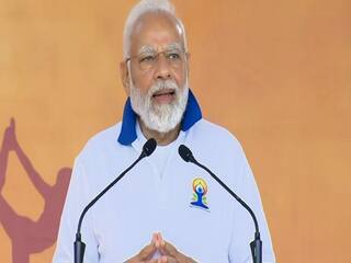 UN Headquarters in New York, Prime Minister Narendra Modi address nature of yoga. PM Modi: யோகா இந்தியாவில் தோன்றி இருந்தாலும் அதற்கு ”ராயல்ட்டி”  கிடையாது - அமெரிக்காவில் பிரதமர் மோடி