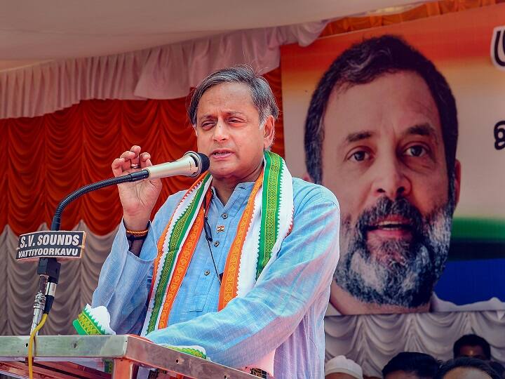 Manipur Violence largest number and longest duration of Internet shutdowns on planet says Shashi Tharoor Manipur Violence: 'मणिपुर में नहीं रुकी हिंसा', कांग्रेस नेता शशि थरूर बोले- धरती पर सबसे लंबे समय तक इंटरनेट बैन का बना वर्ल्ड रिकॉर्ड