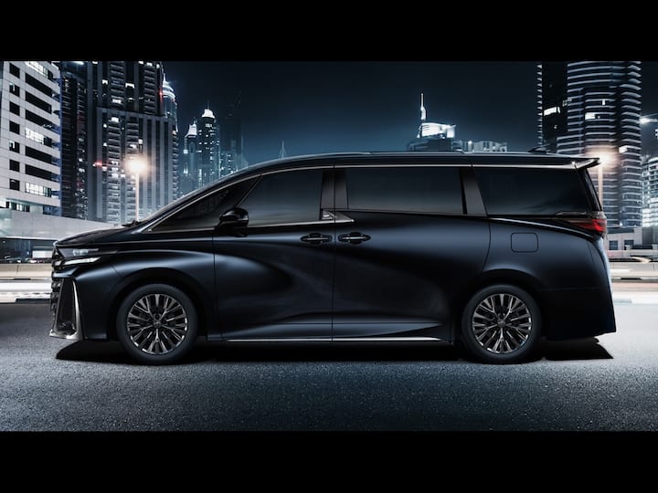 New Toyota Vellfire Hybrid Unveiled With More Features Along With
