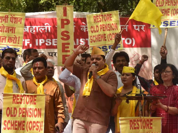 Govt Likely To Change NPS Rules For 40 Per Cent-45 Per Cent Assured Pension: Report Govt Likely To Change NPS Rules For 40%-45% Assured Pension: Report