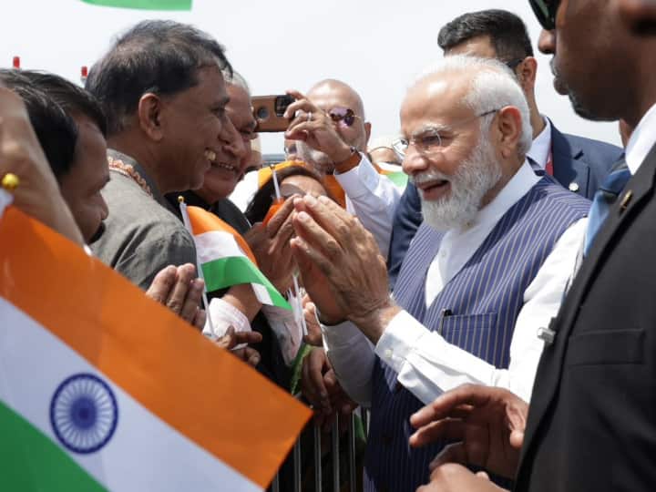 PM Modi US Visit: न्यूयॉर्क में भारतीय समुदाय के लोगों से यूं मिले पीएम मोदी, देखें वीडियो
