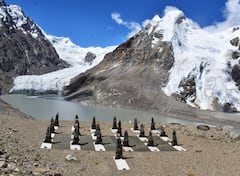 Yoga Day 2023: ભારતીય સેનાના જવાનોએ 13 હજાર ફૂટની ઉંચાઇ પર લદ્દાખના પૈંગોંગ ત્સો તળાવ પર કર્યા 'યોગ', રૂવાડાં ઉભા કરી દેશે તસવીરો......