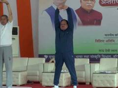 In Pics: योगा डे पर योग करते नजर आए VVIP, योगी से लेकर राष्ट्रपति मुर्मू तक का दिखा अलग अंदाज