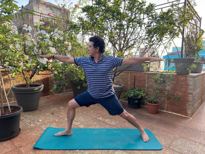 Sachin Tendulkar To Suresh Raina Cricket Stars International Yoga Day Here Know Latest Sports News International Yoga Day: सचिन-रैना समेत कई भारतीय क्रिकेटरों ने किया योग, देखें वायरल तस्वीरें