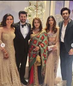 Karan Deol के रिसेप्शन में एक बार फिर साथ आए Sohni Mahiwal, सनी देओल और पूनम ढिल्लों की तस्वीर हुई वायरल