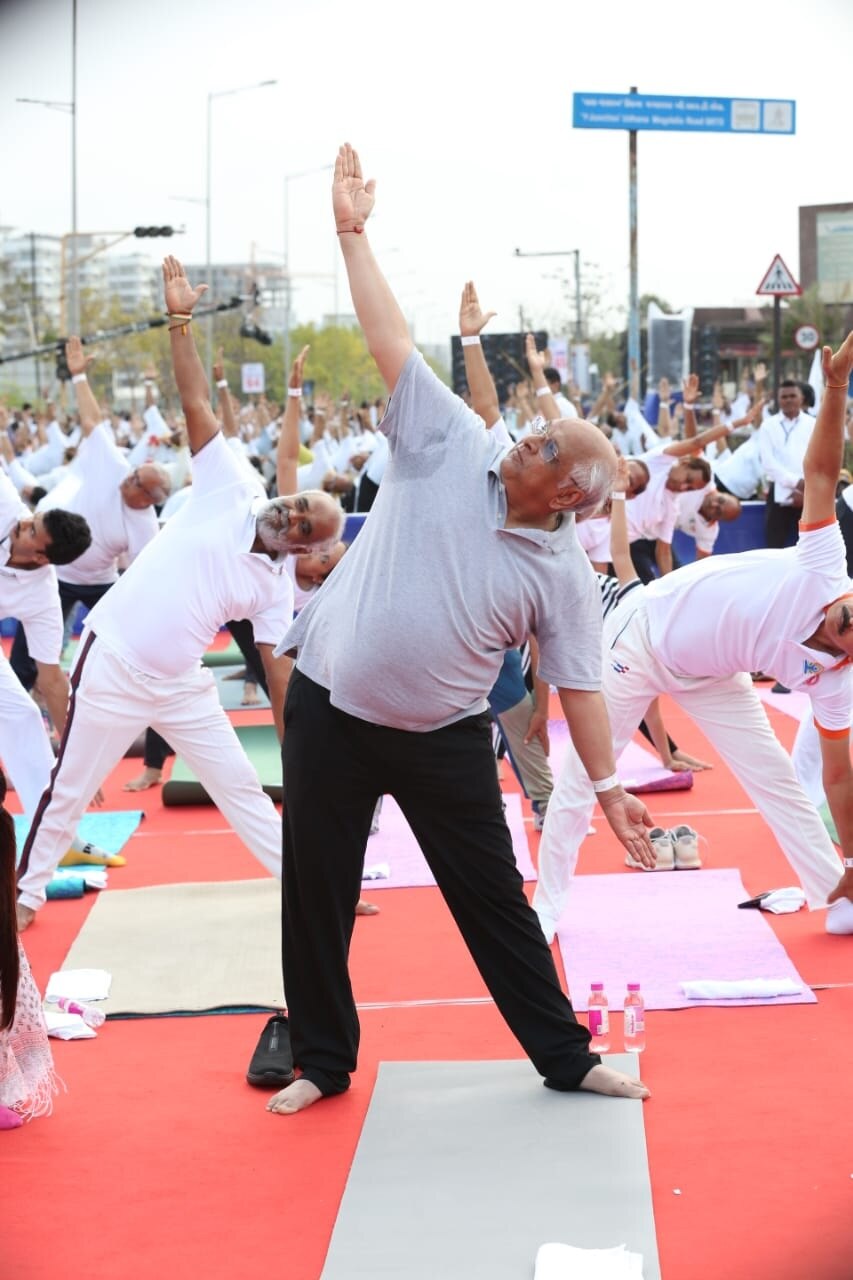 International Yoga Day 2023: સુરતીઓએ અનોખી રીતે કરી યોગ દિવસની કરી  ઉજવણી, સર્જ્યો વર્લ્ડ રેકોર્ડ