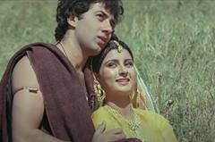 Karan Deol के रिसेप्शन में एक बार फिर साथ आए Sohni Mahiwal, सनी देओल और पूनम ढिल्लों की तस्वीर हुई वायरल