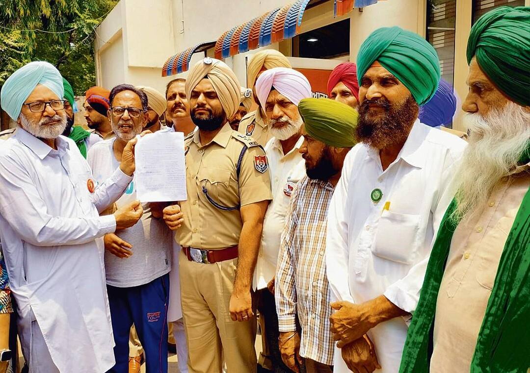 Ludhiana News Finally occupation of the house' has become a big issue 16 organizations are on the ground. Ludhiana News: ਆਖਰ ਵੱਡਾ ਮੁੱਦਾ ਬਣ ਗਿਆ 'ਕੋਠੀ 'ਤੇ ਕਬਜ਼ਾ', ਮੈਦਾਨ 'ਚ ਡਟੀਆਂ 16 ਜਥੇਬੰਦੀਆਂ