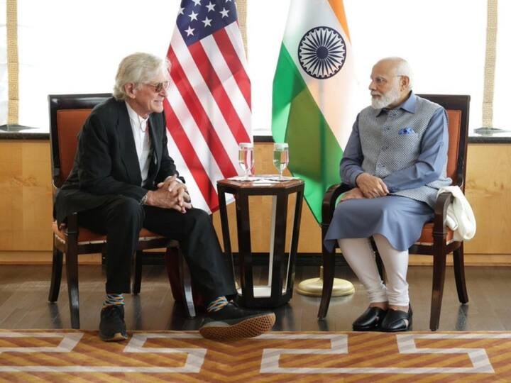 Prime Minister Modi also had an interaction with renowned Padma Shri recpient Buddhist scholar and author,  Prof. Bob Thurman. They deliberated how Buddha's teachings have had a profound impact on countless citizens worldwide. [Image Source: Twitter | @PMOIndia]