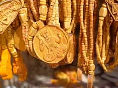 Ashadhi Wari 2023: विठुरायाच्या गळ्यात तुळशीहार अन् वारकऱ्याच्या गळ्यात तुळशीमाळ... पण तुमच्या गळ्यात चायना माळ तर नाही?