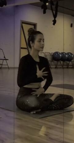 International Yoga Day 2023: मलायका आरोरा ते अनुपम खेर; या सेलिब्रिटींनी खास पद्धतीनं दिल्या योगा दिनाच्या शुभेच्छा