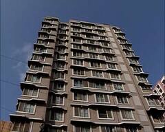 आदित्य ठाकरेंचे निकटवर्तीय सूरज चव्हाण, बीएमसी उपायुक्त बिरादार यांच्या घरी ईडीची छापेमारी; 12 तासानंतरही झाडाझडती सुरूच