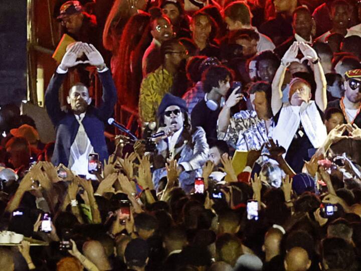 Artist Shawn Corey Carter aka Jay-Z performed during a free show on the Pont Neuf after the Louis Vuitton Menswear Spring-Summer 2024. (Image Source: Getty)
