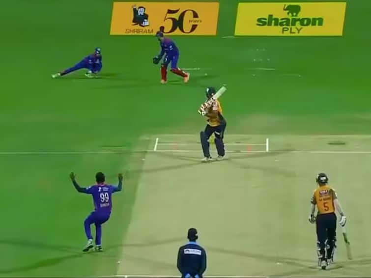 WATCH: Shubman Gill's Controversial Dismissal Gets Recreated In TNPL As Fielder's Catch Is Adjudged 'Clean' By Third Umpire WATCH: Shubman Gill's Controversial Dismissal Gets Recreated In TNPL As Fielder's Catch Is Adjudged 'Clean' By Third Umpire