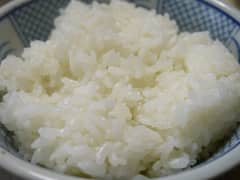 चावल को पकाने से पहले उसे क्यों धोते हैं? जानिए इसके पीछे का वैज्ञानिक कारण