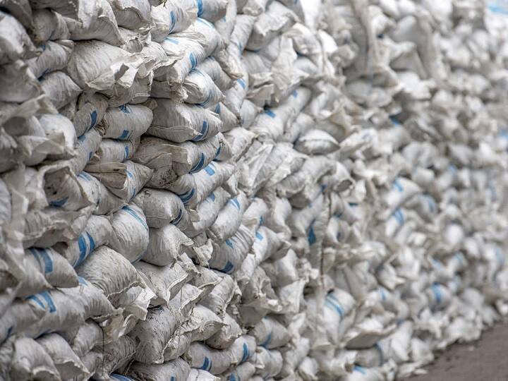 Cement Prices: अगस्त में ही घटेंगे सीमेंट के दाम, जानिए क्या हो सकती है इसके पीछे की वजह Cement Prices are going to come down in August Itself due to this big reason Cement Prices: अगस्त में ही घटेंगे सीमेंट के दाम, जानिए क्या हो सकती है इसके पीछे की वजह