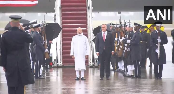 वॉशिंग्टन डीसीमध्ये मोदींचं शाही स्वागत करण्यात आलं.