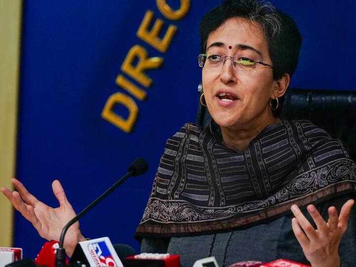 'BJP wants to stop free electricity for 24 hours in Delhi', Atishi said- 'Will fight against gazette in Supreme Court' Delhi Electricity: 'दिल्ली में 24 घंटे FREE बिजली रोकना चाहती है BJP', आतिशी बोलीं- 'SC में लड़ेंगे राजपत्र के खिलाफ लड़ाई'