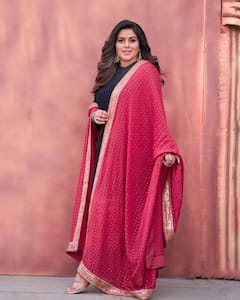 Poorna Dhee 16 Photos : పూర్ణ కాన్ఫిడెన్స్‌కు కాంపిటీషన్ లేదుగా, పిల్లాడు పుట్టాక చేసిన ఫస్ట్ ప్రోగ్రామ్ ఫొటోస్