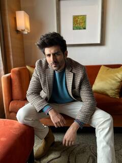 Kartik Aaryan: मुंबई में बेहद आलीशान है ‘सत्यप्रेम की कथा’ के एक्टर का घर, बालकनी से दिखता है शहर का खूबसूरत नजारा