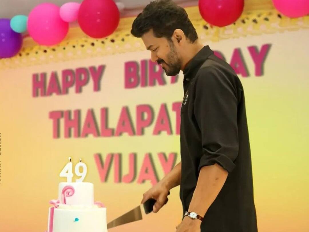 celebrities wish actor vijay on his 49th birthday 2 lokesh kanagaraj sanjay dutt venkat prabhu Vijay Birthday: ஊரு கண்ணு, உறவு கண்ணு... உன்ன மொச்சு பாக்கும் நின்னு.... விஜய்யை வாழ்த்தும் பிரபலங்கள்!
