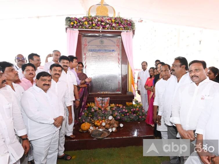 Telangana CM KCR inaugurated the double bedroom township built by government at Kolluru in Sangareddy కొల్లూరులో  ప్రభుత్వ డబుల్‌ బెడ్‌రూమ్ టౌన్‌షిప్ ప్రారంభించిన కేసీఆర్