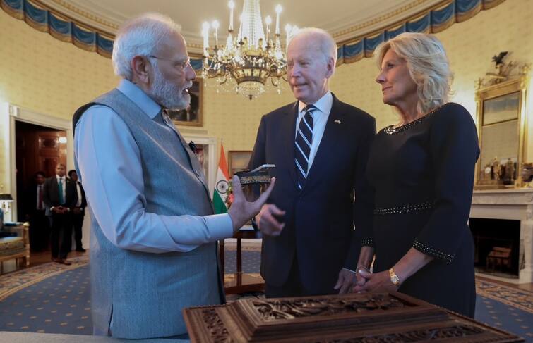 PM Modi gave 7.5 carat green diamond to the First Lady of America, gifted this thing to President Biden PM મોદીએ અમેરિકાની ફર્સ્ટ લેડીને 7.5 કેરેટનો ગ્રીન ડાયમંડ આપ્યો, રાષ્ટ્રપતિ બાઈડેનને ભેટમાં આપી આ વસ્તુ